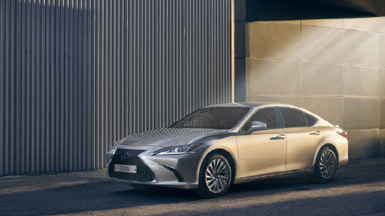 렉서스 ES300h. <렉서스 제공>